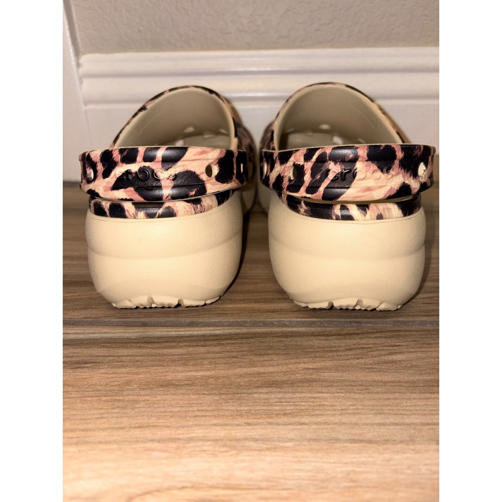 CROCS Women's Size 6 CLASSIC PLATFORM ANIMAL REMIX CLOG 207844-2Y4 - Picture 4 of 7